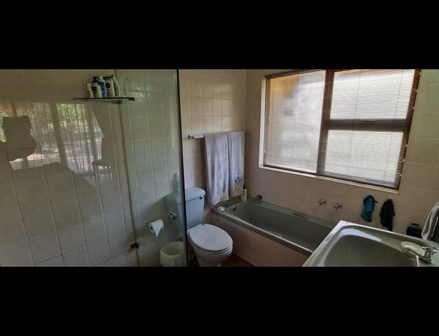 4 BEDROOM HOUSE FOR SALE IN LAKELAND ESTATE